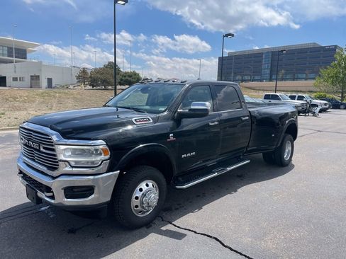 Used 2022 RAM 3500 Laramie AWD/4WD image 3