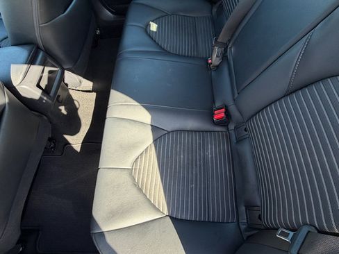 Used 2020 Toyota Camry SE image 13