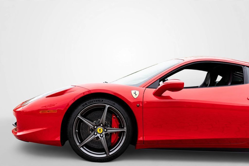 Used 2015 Ferrari 458 Italia Coupe RWD image 27