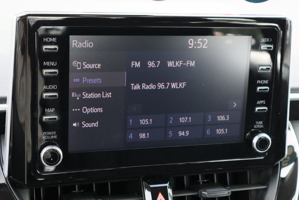 Used 2020 Toyota Corolla LE FWD image 15