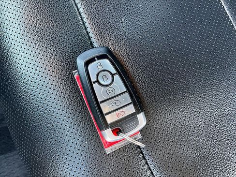 Used 2022 Ford Mustang Premium RWD image 13