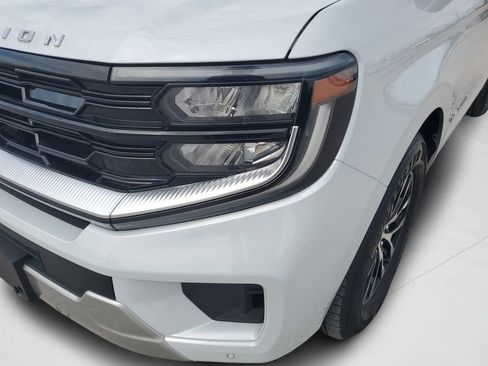 Used 2025 Ford Expedition Platinum AWD/4WD image 25