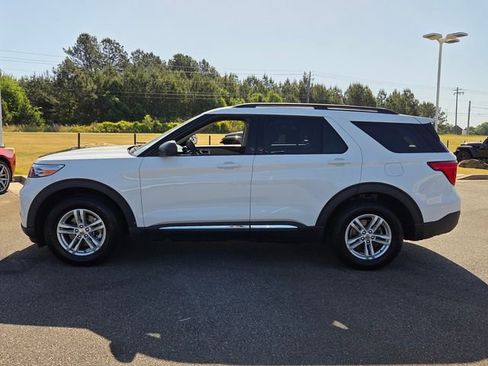 Used 2020 Ford Explorer XLT w/ Equipment Group 202A AWD/4WD image 4