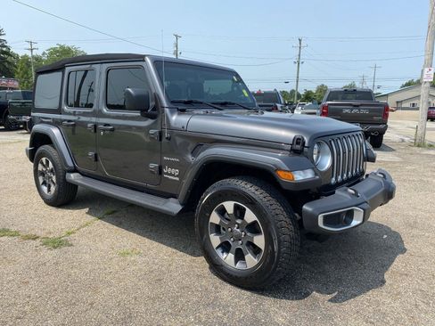 Used 2022 Jeep Wrangler Unlimited Sahara w/ Cold Weather Group AWD/4WD image 7