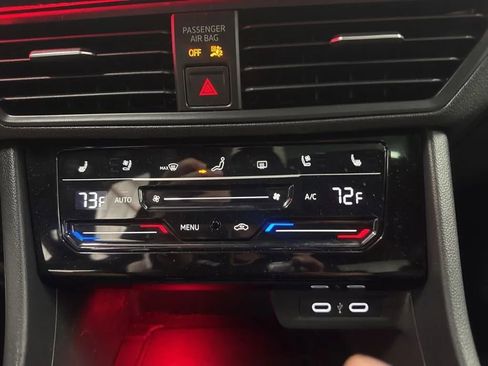 Used 2025 Volkswagen Jetta GLI Autobahn FWD image 17