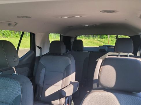 Used 2021 Chevrolet Traverse LT w/ LPO, Blackout Package AWD/4WD image 25