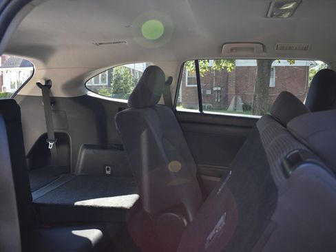 Used 2024 Toyota Highlander LE image 32