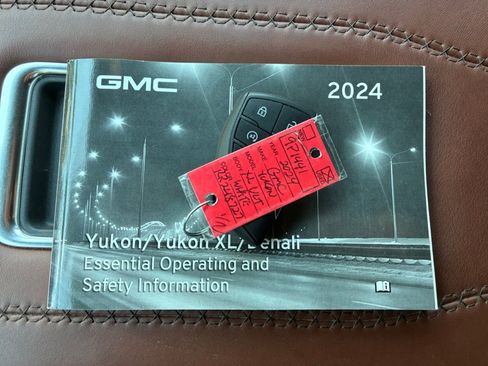 Used 2024 GMC Yukon XL Denali Ultimate AWD/4WD image 32