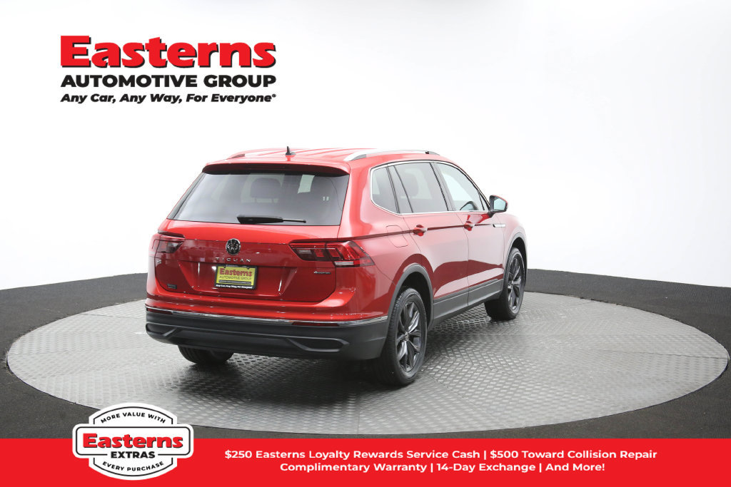 Used 2023 Volkswagen Tiguan SE AWD/4WD image 38