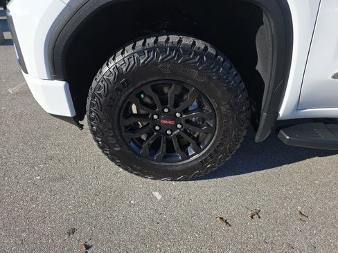 Used 2019 GMC Sierra 1500 AT4 w/ Technology Package image 9