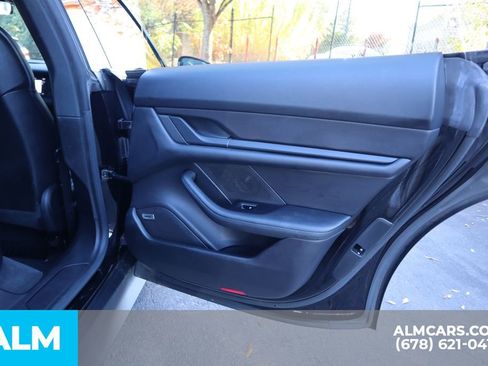 Used 2021 Porsche Taycan image 23