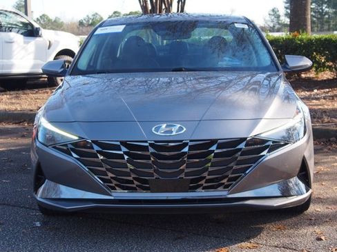 Used 2023 Hyundai Elantra Limited image 2