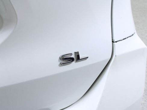 Used 2017 Nissan Rogue SL w/ SL Premium Package image 10