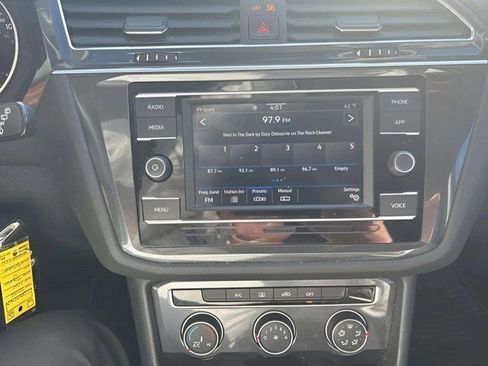 Used 2021 Volkswagen Tiguan S image 7