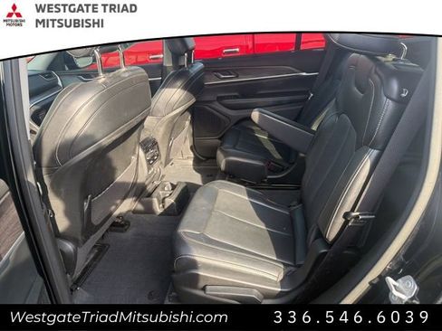 Used 2023 Jeep Grand Cherokee L Limited w/ Luxury Tech Group II image 16