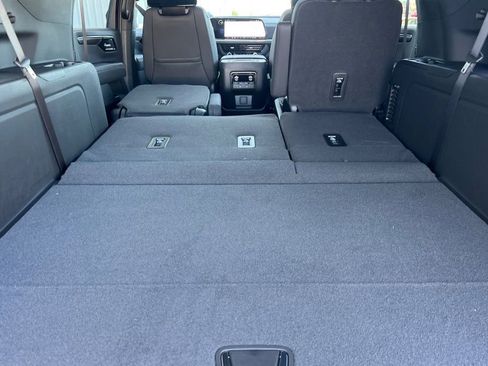New 2026 Chevrolet Suburban Premier AWD/4WD image 14