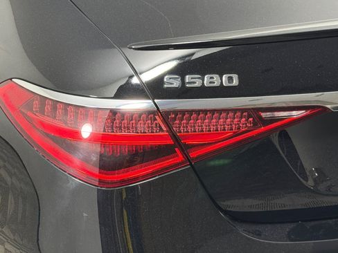 Used 2021 Mercedes-Benz S 580 4MATIC Sedan image 26