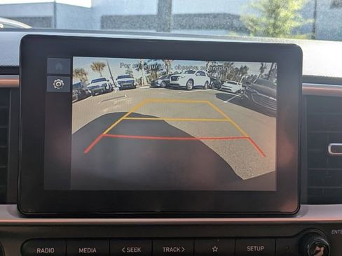 Used 2023 Hyundai Venue SEL FWD image 21