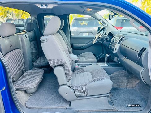 Used 2012 Nissan Frontier SV w/ SV Premium Utility Pkg image 17