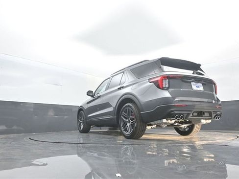 New 2026 Ford Explorer ST image 30
