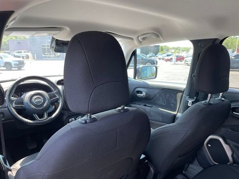 Used 2017 Jeep Renegade Latitude w/ Cold Weather Group AWD/4WD image 12