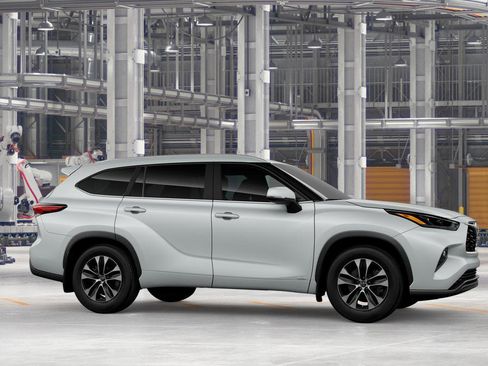 New 2026 Toyota Highlander XLE AWD/4WD image 13