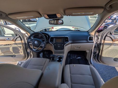Used 2015 Jeep Grand Cherokee Laredo w/ Quick Order Package 23E RWD image 11