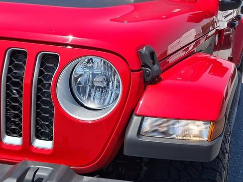 Used 2021 Jeep Gladiator Overland w/ Popular Equipment Package AWD/4WD image 9