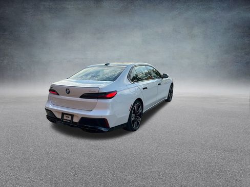 Used 2025 BMW 760i xDrive w/ Executive Package image 9