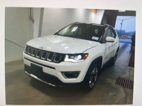 Used 2017 Jeep Compass Limited AWD/4WD image 14