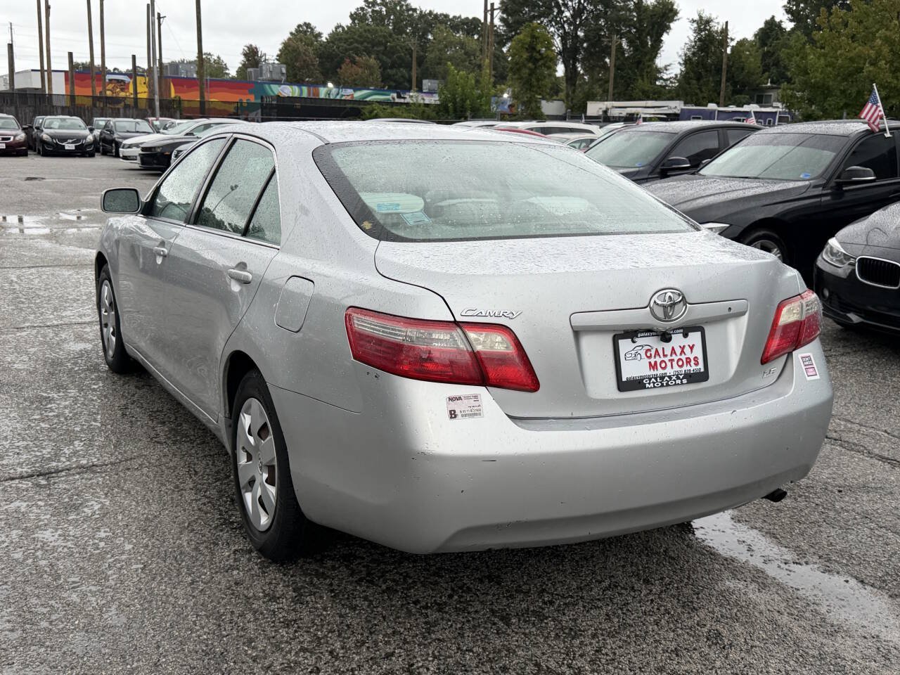 Used 2009 Toyota Camry LE FWD image 3
