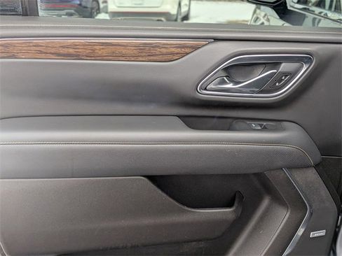 Used 2021 Chevrolet Suburban Premier w/ Premium Package image 27