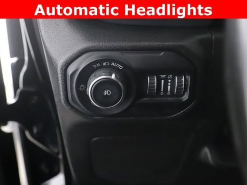 Used 2022 Jeep Wrangler Unlimited Sahara image 18