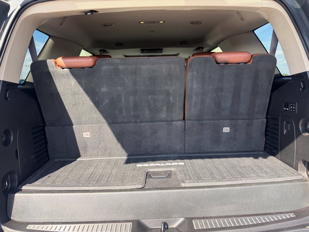Used 2016 Cadillac Escalade Luxury RWD image 17