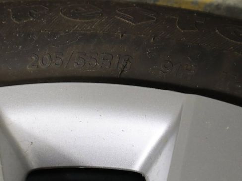 Used 2025 Toyota Corolla LE FWD image 39