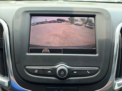 Used 2022 Chevrolet Equinox LS w/ LS Convenience Package FWD image 13