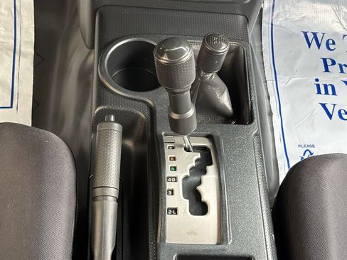 Used 2013 Toyota FJ Cruiser 4WD image 25