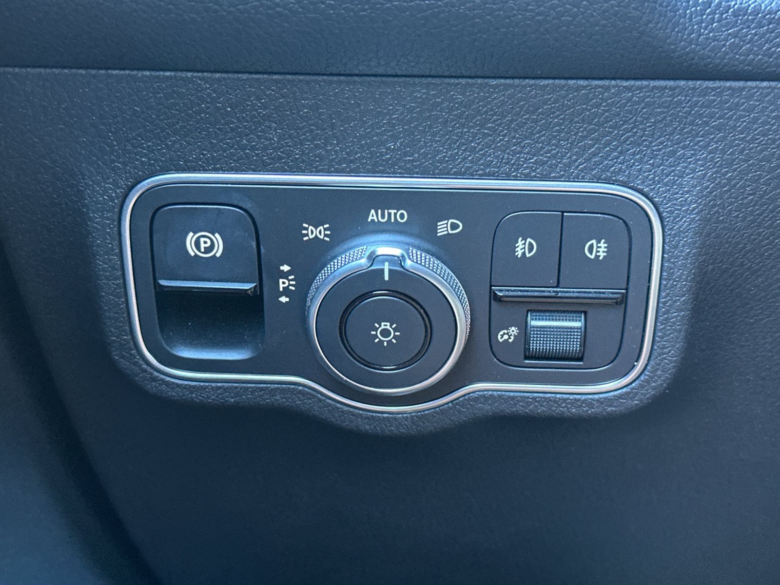Certified 2026 Mercedes-Benz GLB 250 image 29