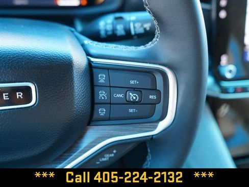 Used 2024 Jeep Wagoneer Series II w/ Flexible Seating Group RWD image 35