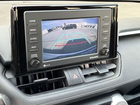 Used 2021 Toyota RAV4 LE FWD image 29