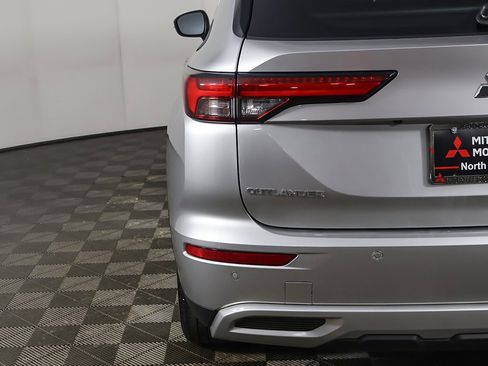 Used 2024 Mitsubishi Outlander SE image 17