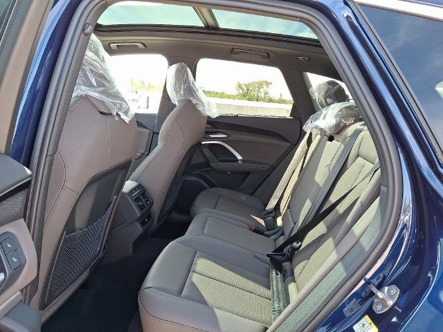 Used 2025 Audi Q5 Premium Plus w/ Premium Plus AWD/4WD image 6