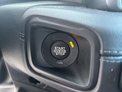 Used 2025 Jeep Wrangler Unlimited Sahara AWD/4WD image 42