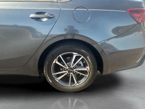 Used 2022 Kia Forte LXS w/ LXS Technology Package FWD image 27