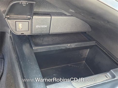 Used 2020 Toyota Camry SE image 20