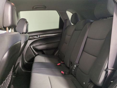 Used 2013 Kia Sorento LX image 15