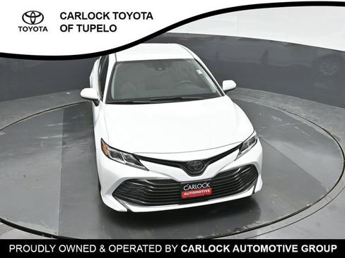 Used 2018 Toyota Camry LE image 28