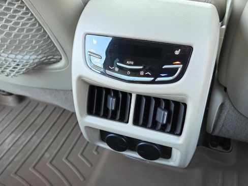 Used 2015 Cadillac SRX Premium image 42