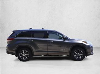 Used 2018 Toyota Highlander XLE w/ Protection Package #3 AWD/4WD video 4
