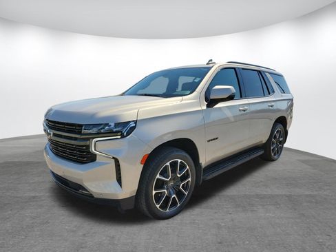Used 2021 Chevrolet Tahoe RST w/ Luxury Package AWD/4WD image 3